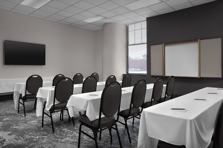 The Suites Hotel at Waterfront Plaza