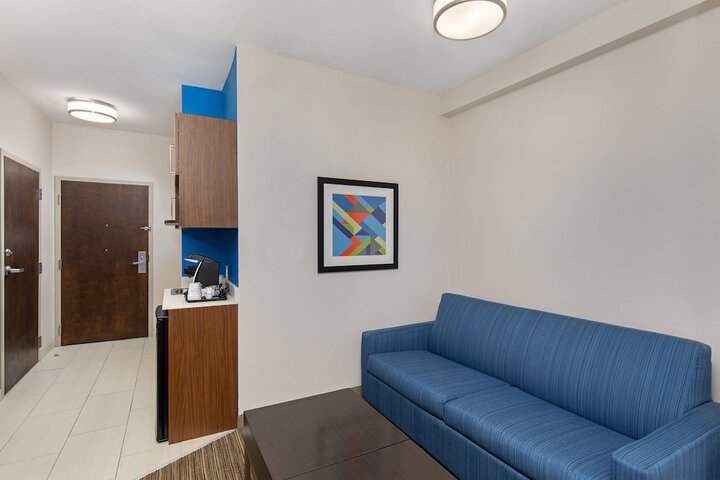 Room 30 of 50
