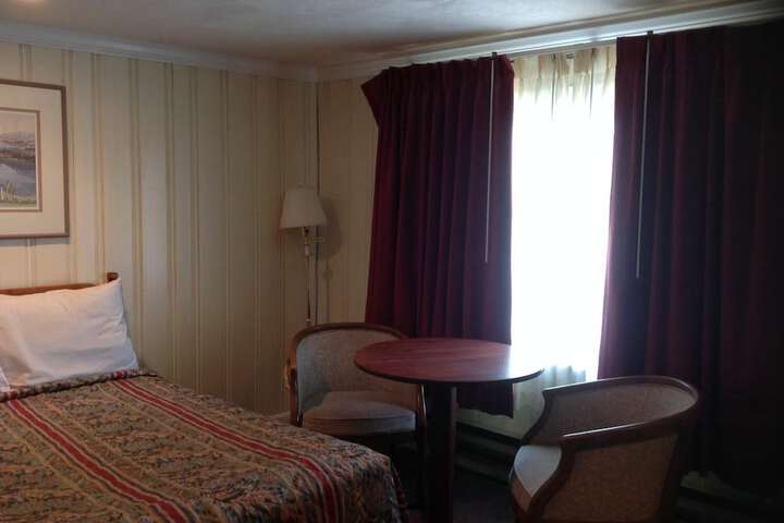Room 11 of 22