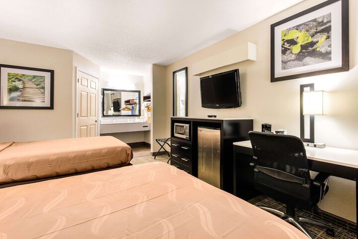 Room 20 of 39