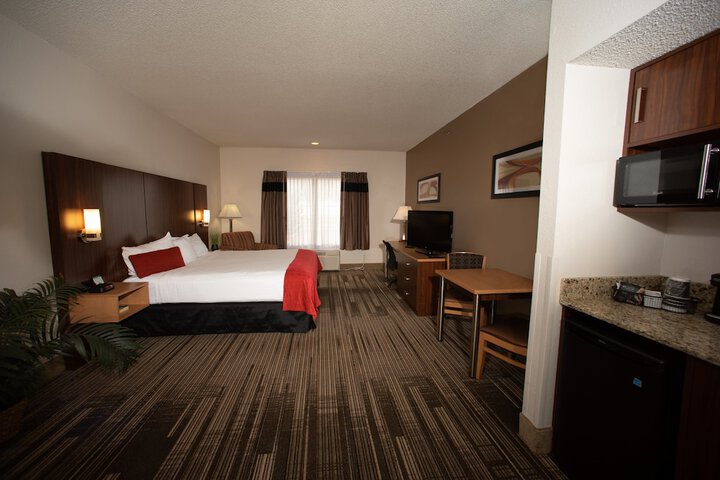 Northfield Inn Suites & Conference Center
