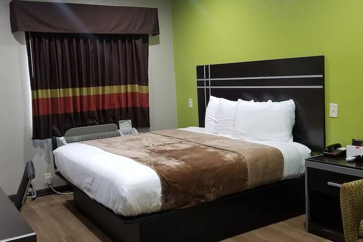 Room 19 of 47