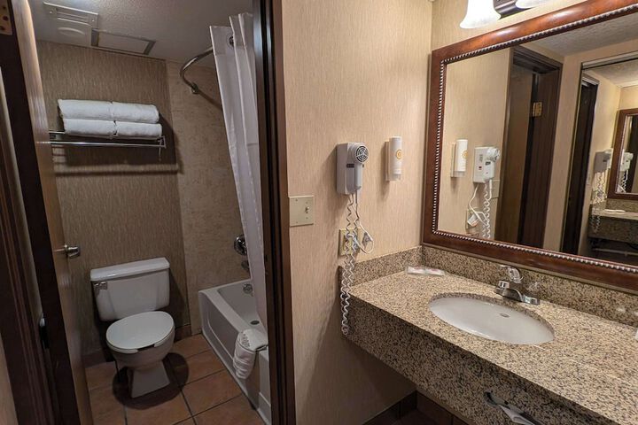 Room 9 of 35