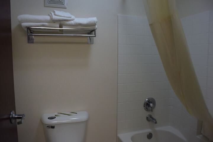 Travelodge Suites by Wyndham Newberg