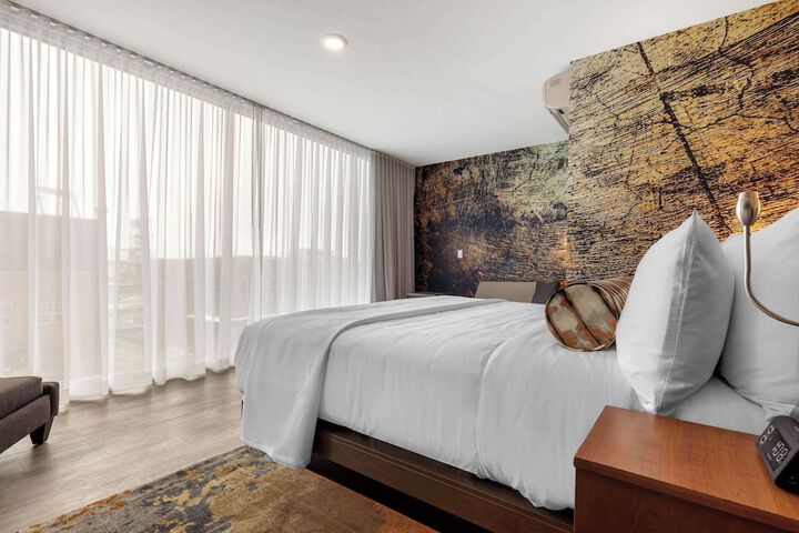 Room 22 of 47