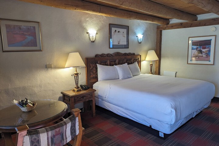 Sagebrush Inn & Suites