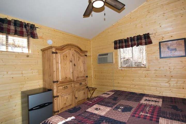 Upper Canyon Inn & Cabins