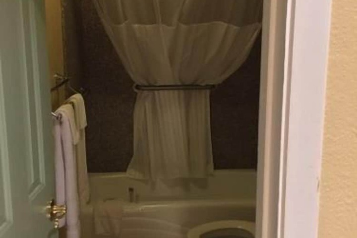 Room 35 of 47