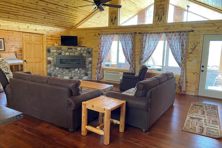Horseshoe Bay Lodge