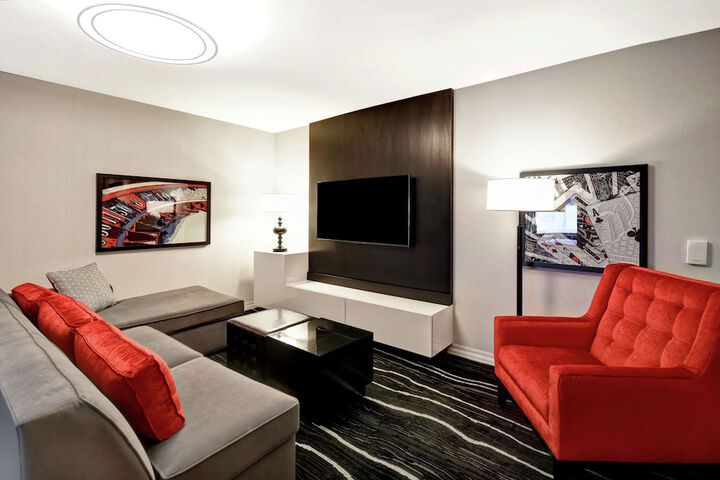 Room 35 of 102