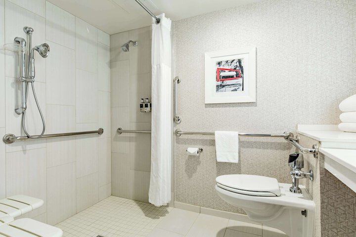 Room 21 of 33