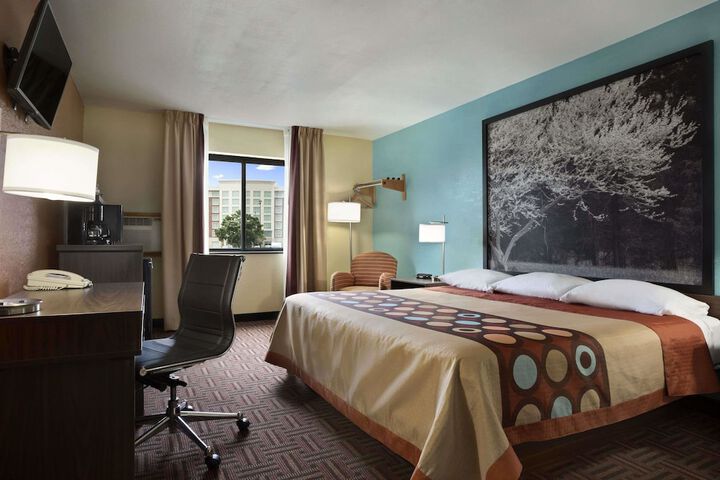 Room 7 of 17