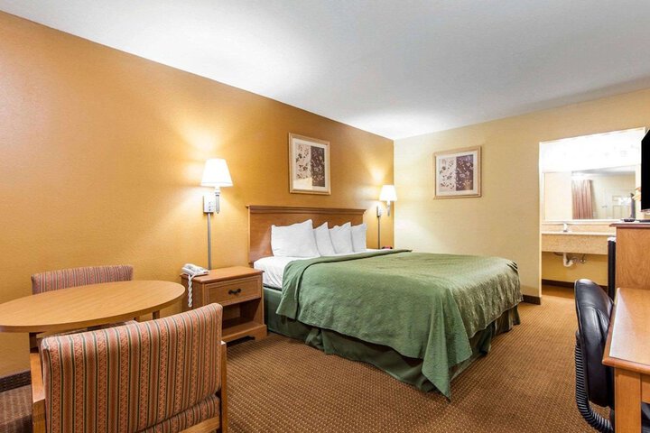 Room 34 of 65