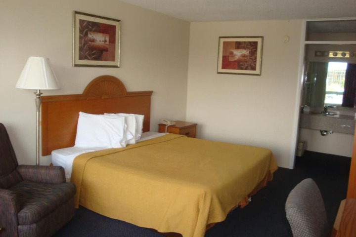 Room 26 of 35