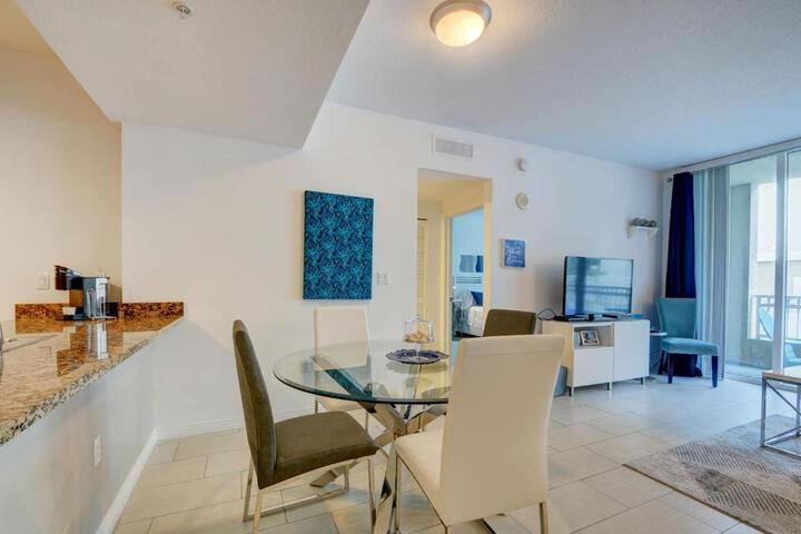Amazing one-bedroom in Casa Costa!BEACH PASS INC!