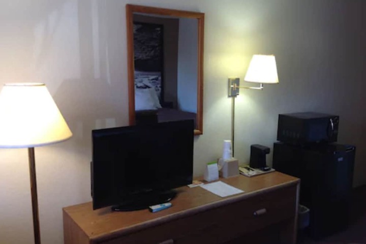 Room 19 of 28