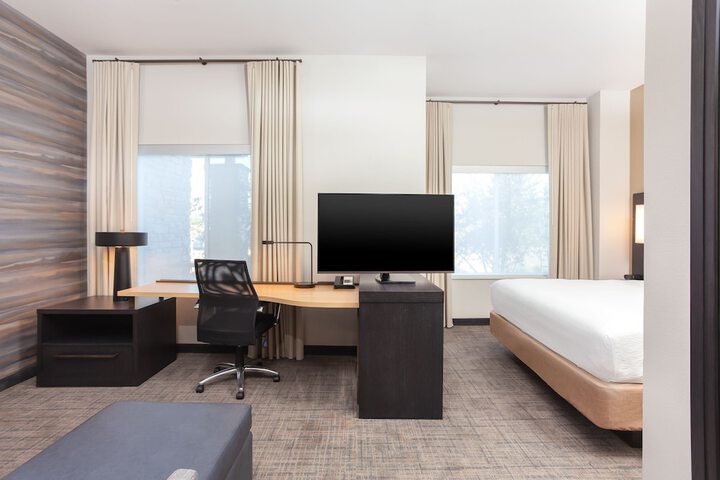 Room 27 of 73