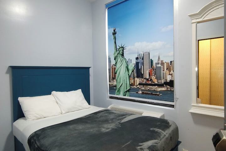 Room 18 of 31