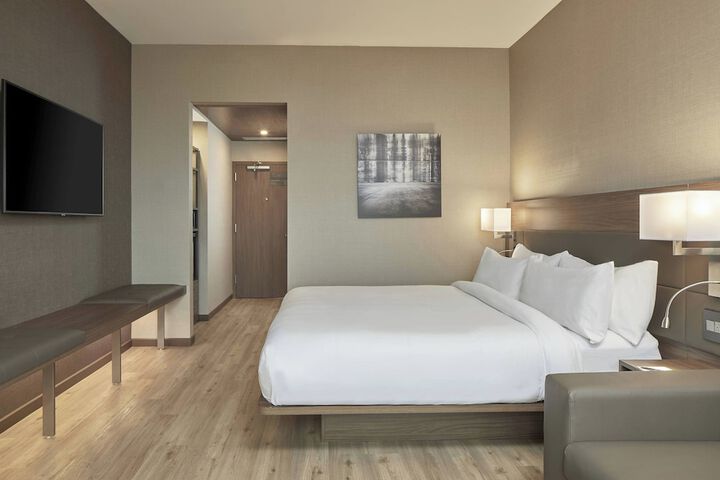 AC Hotel by Marriott Atlanta Airport Gateway