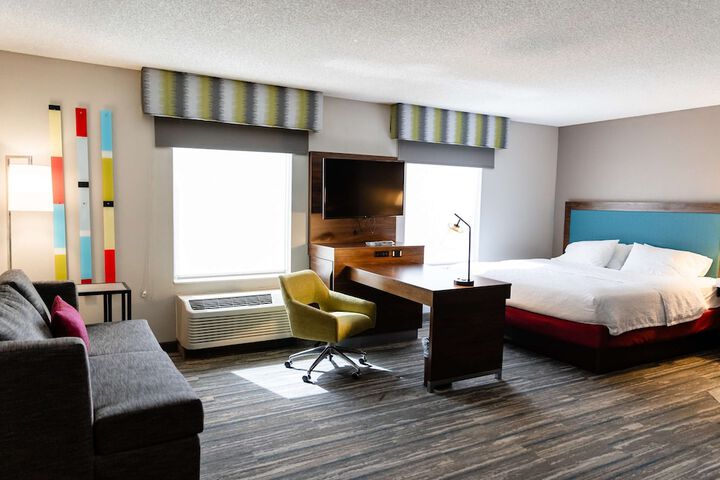 Room 32 of 37
