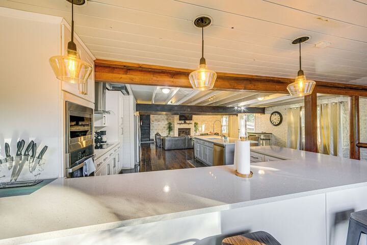 Game Room Trails! 30-acre Lakefront Streetman Gem
