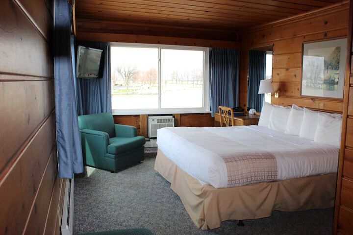 Room 54 of 63
