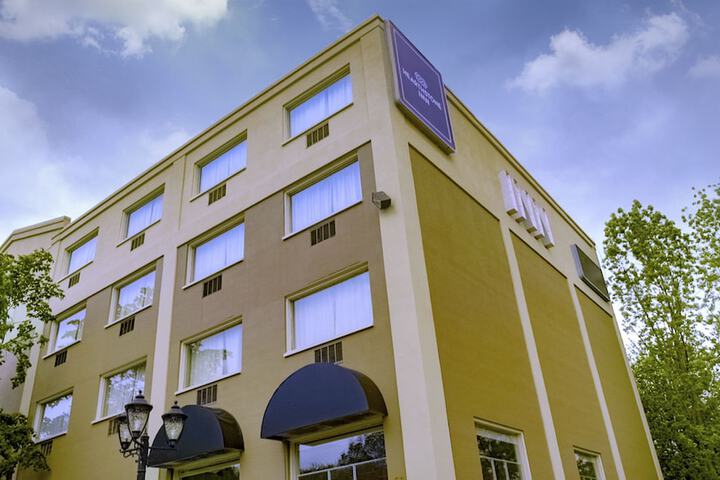 Hotel 3 of 85