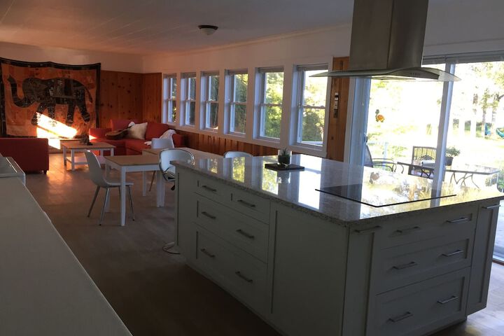 Room 33 of 46