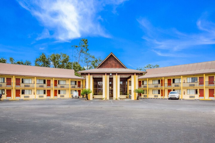 Hotel 4 of 50