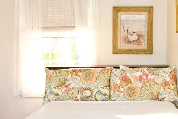 Captain Morse House - Luxury Waterfront, Town, & Beaches - 5 stars