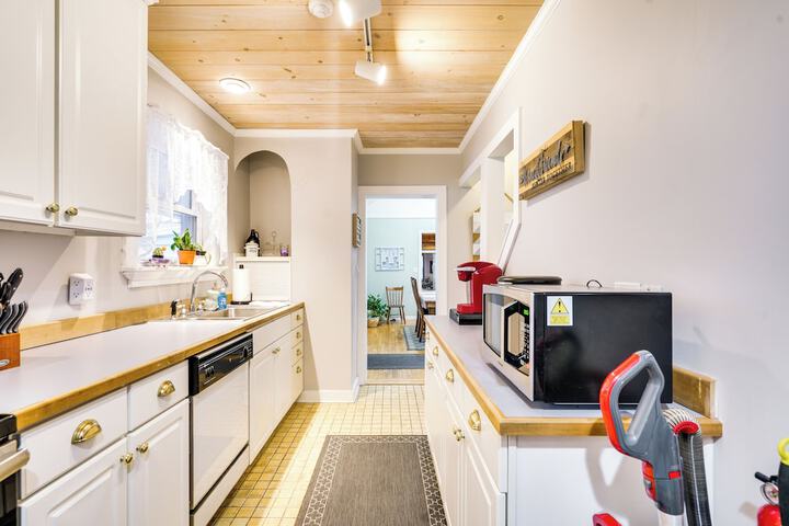 Centrally Located Retreat Near Chautauqua Lake