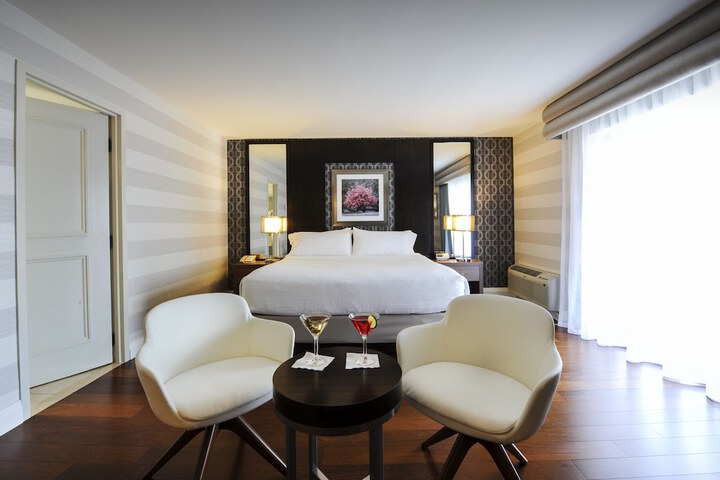 Room 33 of 53