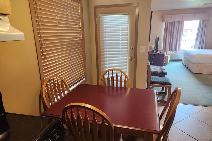 Waterton Lakes Lodge Resort