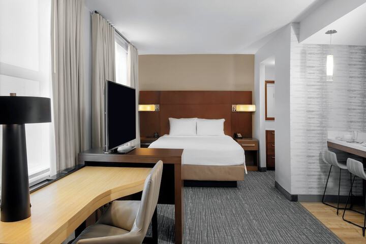 Room 17 of 49