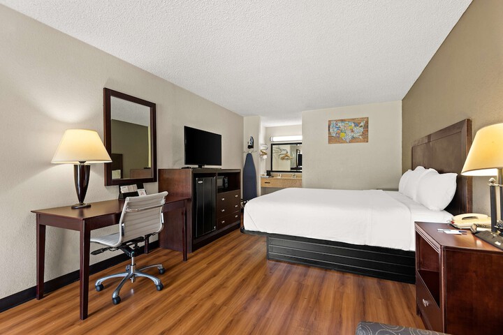Room 11 of 24