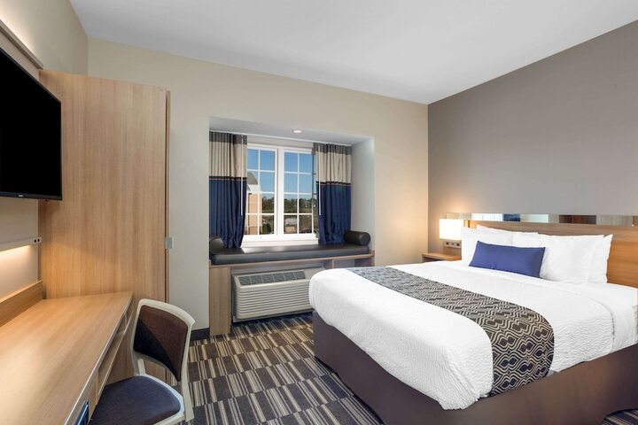 Room 15 of 19