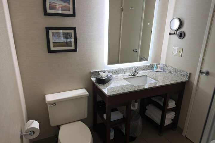 Wingate by Wyndham Utica