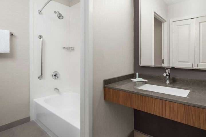 Courtyard by Marriott Charlotte City Center