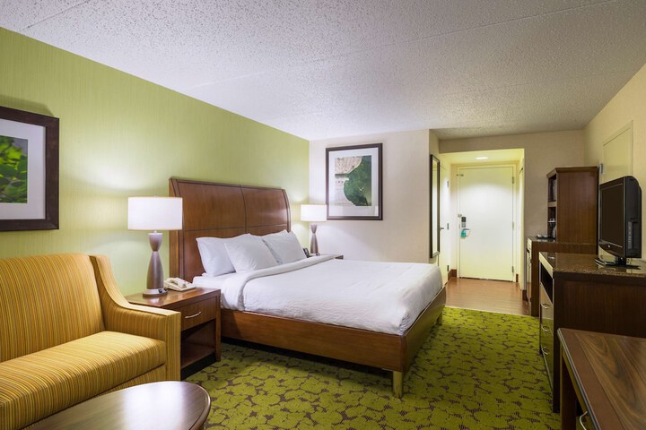 Hilton Garden Inn Edison / Raritan Center
