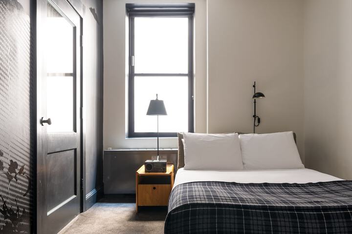 Room 47 of 99
