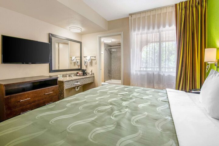 Room 16 of 31