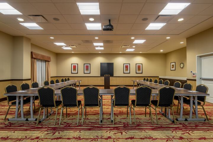 Holiday Inn Express & Suites Denver South - Castle Rock by IHG
