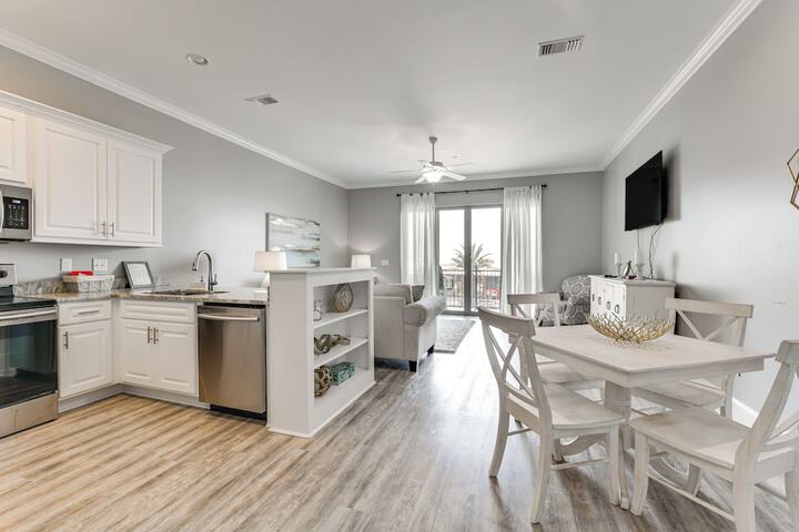 Downtown Bay St. Louis Condo - Walk to Beach!