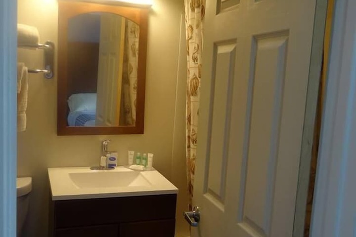 Room 13 of 66