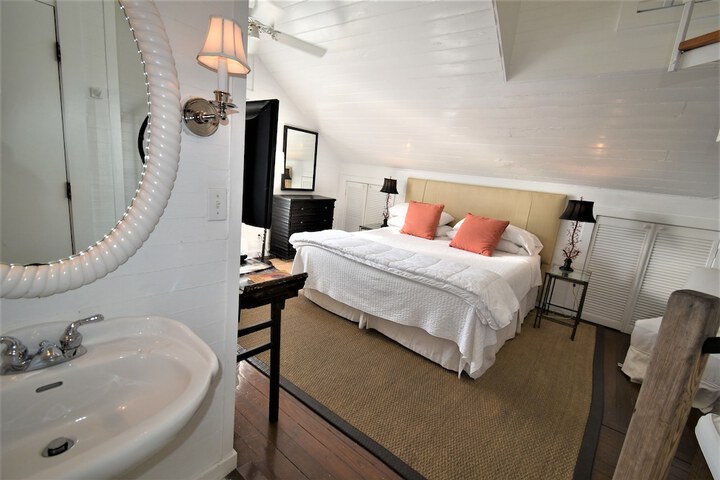 Room 38 of 259