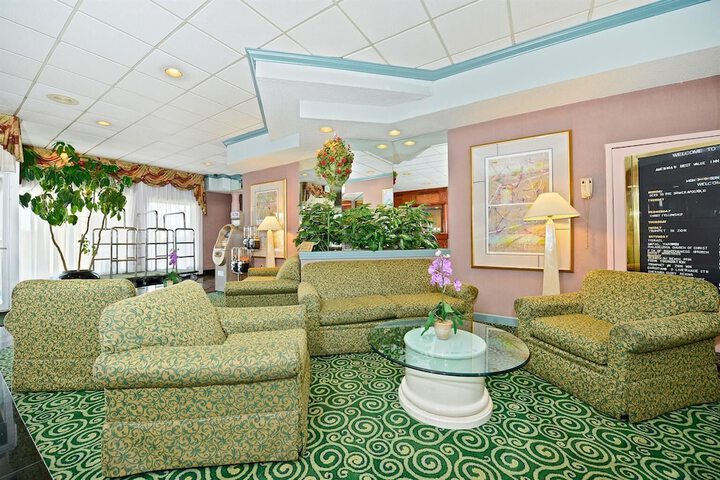 Hotel Interior 9 of 28