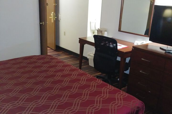 Room 70 of 100