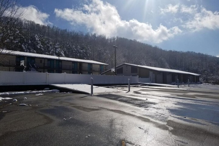 Blue Ridge Rustic Inn