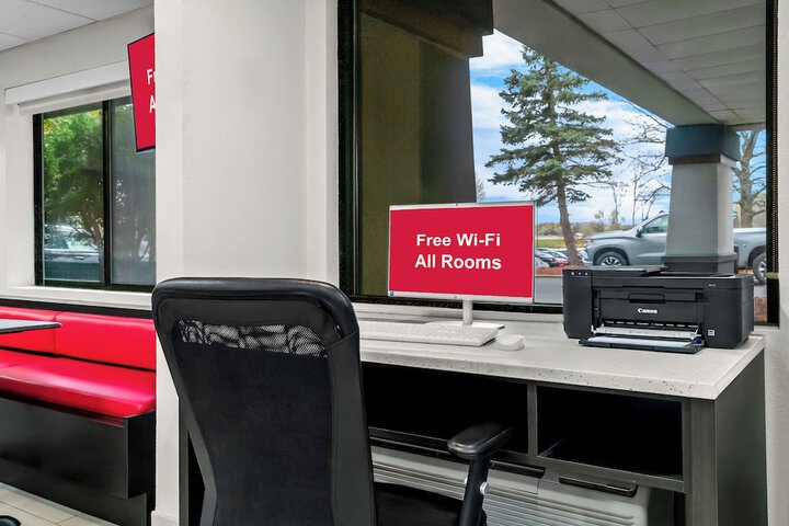 Business Center 43 of 44