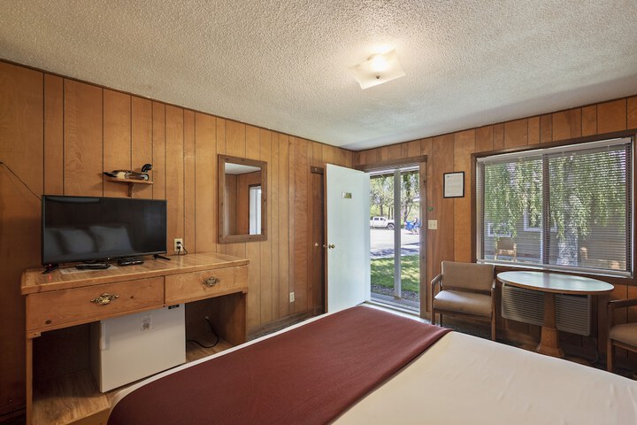 Room 44 of 65
